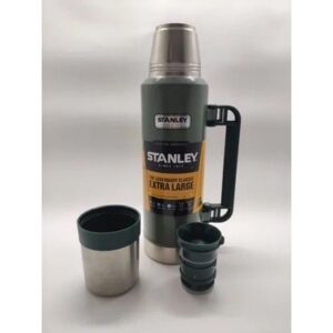 Garrafa térmica Stanley Termo Clássico 2 L com  de aço inoxidável verde.