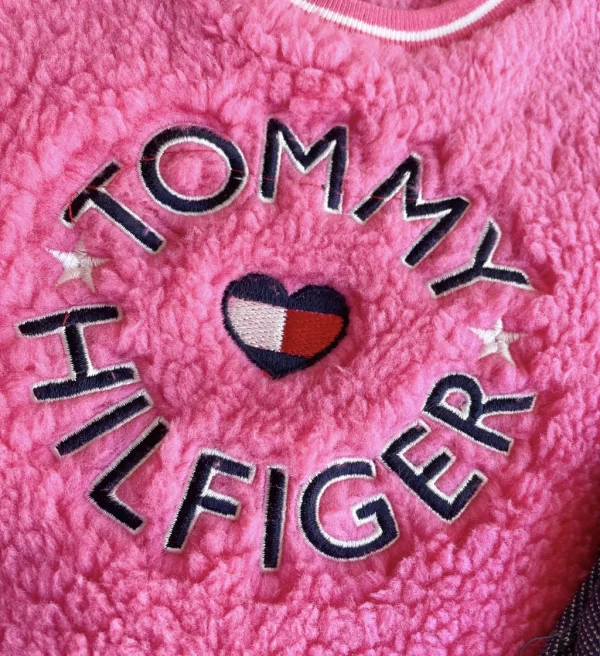 Conjunto Tommy Hilfiger peluciado Blusa tecido em Sherpa